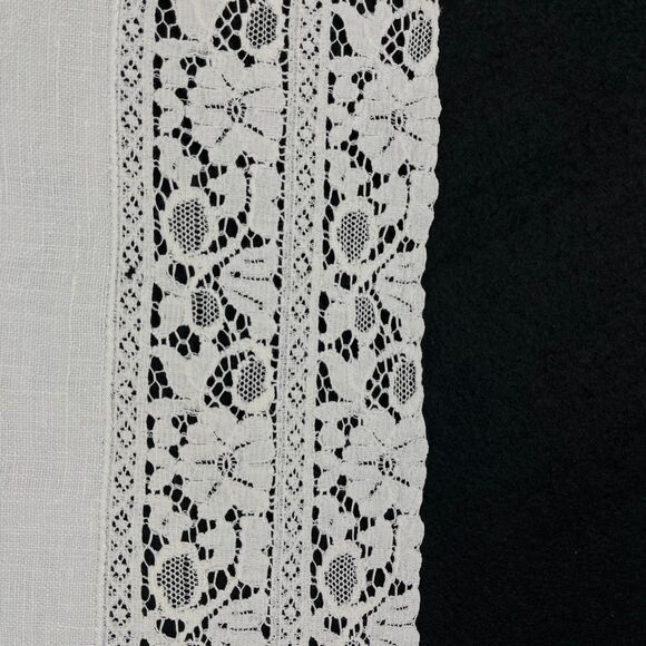 VTG cotton Linen Table Runner Dresser Scarf Intricate Lace Cottage Core 13 x 32 - Picture 7 of 12